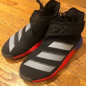 Adidas sz 4 youth James Hardrn Basketball Sneaker
